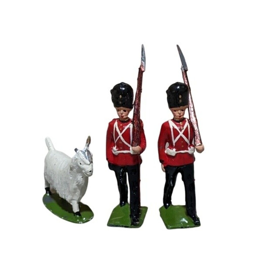 Miniatures the Royal Welsh fusiliers 6 soldiers and goat mascot in box - Picture 11 of 12